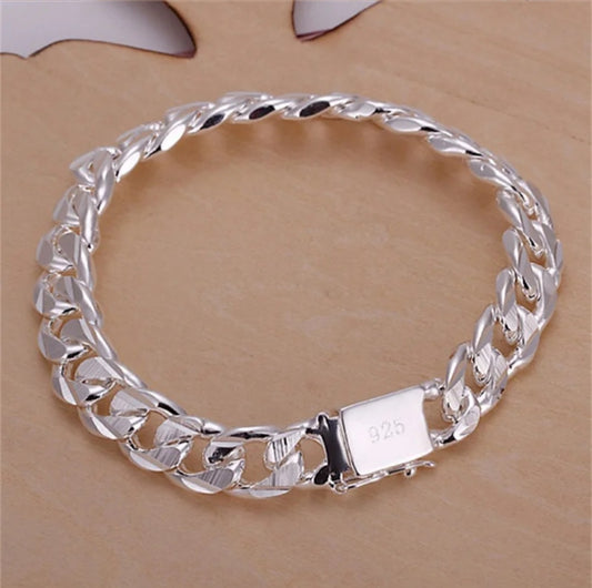 Precious silver bracelet