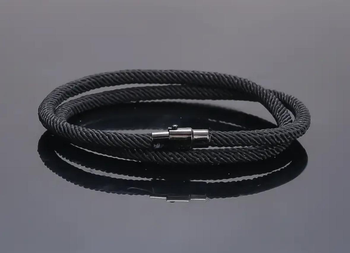 Pulsera de goma gruesa